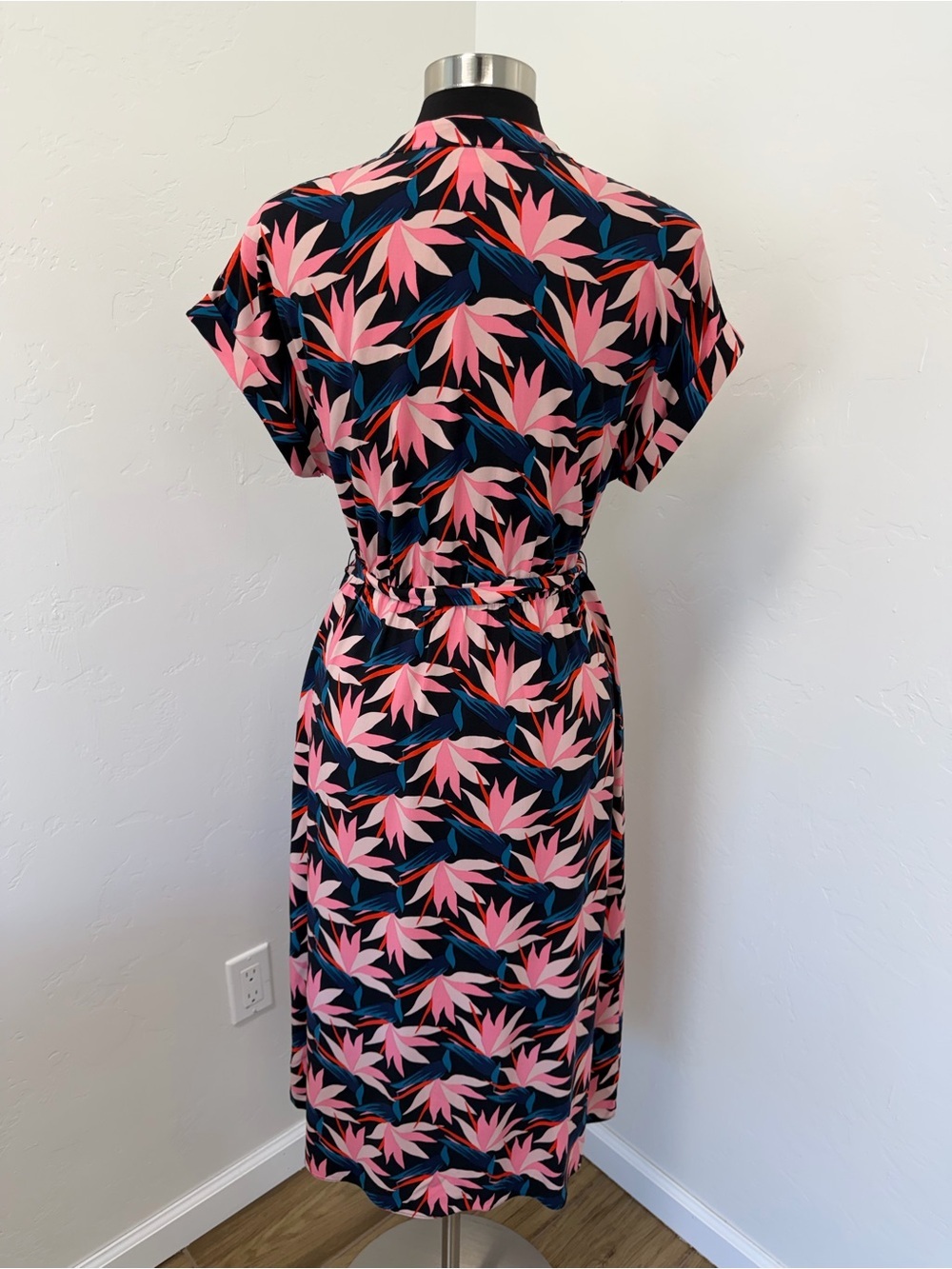 Boden Nicola Black Pink Bird of Paradise Button Up Midi Shirt Dress Size 8 - Picture 9 of 14